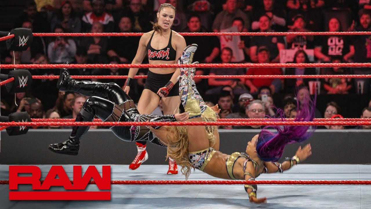 Sasha Banks Wardrobe Malfunction Caused Screen To Go Black On WWE Raw