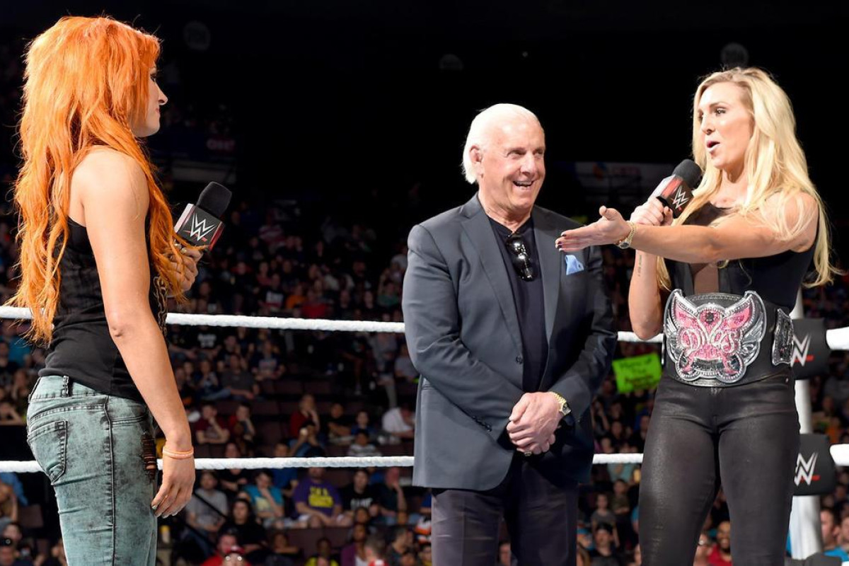 WWEPPorn™ on X: Becky Lynch getting ready🔥 #Raw #WrestleMania